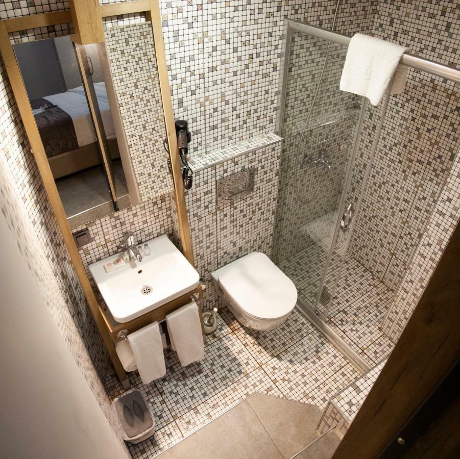 Jurnal Hotel Istanboel
